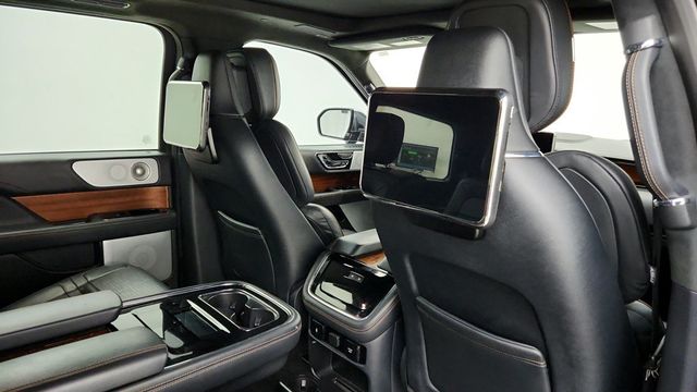 2022 Lincoln Navigator Black Label 4x4 with Lincoln Play Entertainment - 22941488 - 24