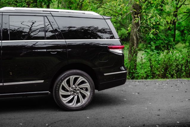 2022 Lincoln Navigator