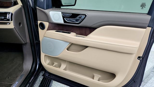 2022 Lincoln Navigator Reserve 4x4 w/ Equipment 201, ELSD & Heavy Duty Trailer Tow Pkg - 22959818 - 25