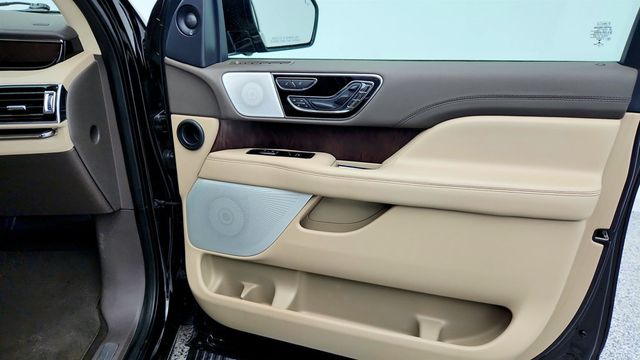 2022 Lincoln Navigator Reserve 4x4 w/ Equipment 201, ELSD & Heavy Duty Trailer Tow Pkg - 22968573 - 30