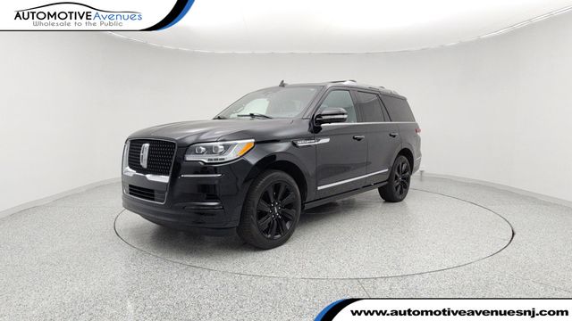 2022 Lincoln Navigator Reserve 4x4 with Equipment 201 and Monochromatic Package - 22955657 - 0