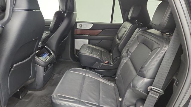 2022 Lincoln Navigator Reserve 4x4 with Equipment 201 and Monochromatic Package - 22955657 - 9