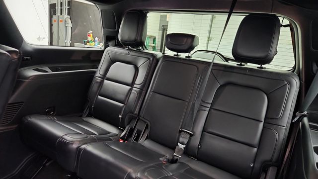 2022 Lincoln Navigator Reserve 4x4 with Equipment 201 and Monochromatic Package - 22955657 - 10