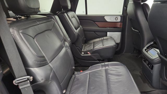 2022 Lincoln Navigator Reserve 4x4 with Equipment 201 and Monochromatic Package - 22955657 - 12