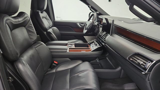 2022 Lincoln Navigator Reserve 4x4 with Equipment 201 and Monochromatic Package - 22955657 - 13