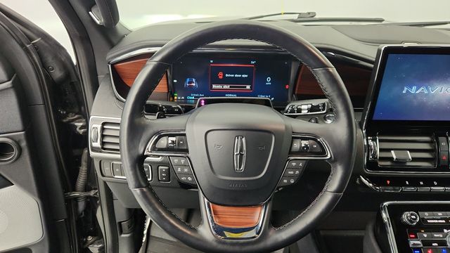 2022 Lincoln Navigator Reserve 4x4 with Equipment 201 and Monochromatic Package - 22955657 - 16