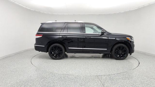 2022 Lincoln Navigator Reserve 4x4 with Equipment 201 and Monochromatic Package - 22955657 - 5