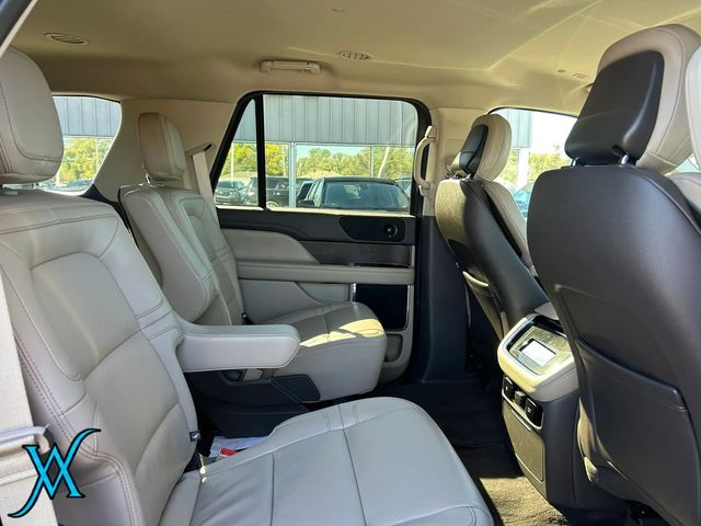 2022 Lincoln Navigator Standard Sport Utility 4D - 23097333 - 18