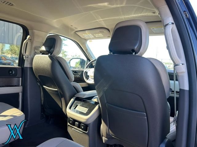 2022 Lincoln Navigator Standard Sport Utility 4D - 23097333 - 19