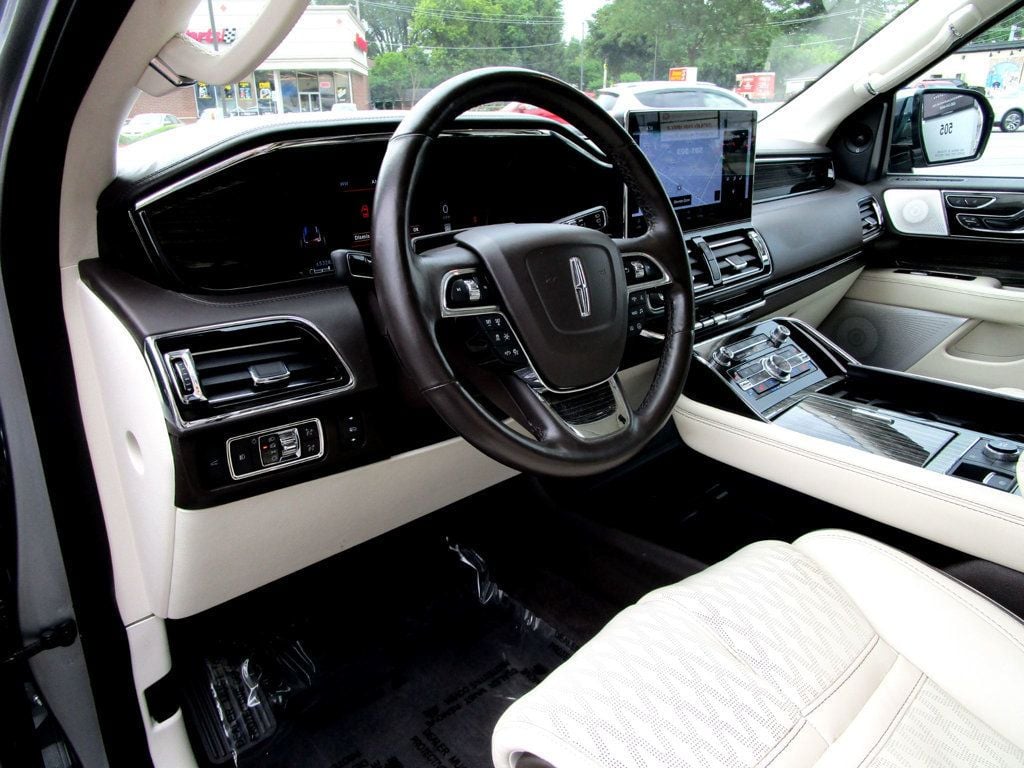 2022 Lincoln Navigator Black Label photo 12