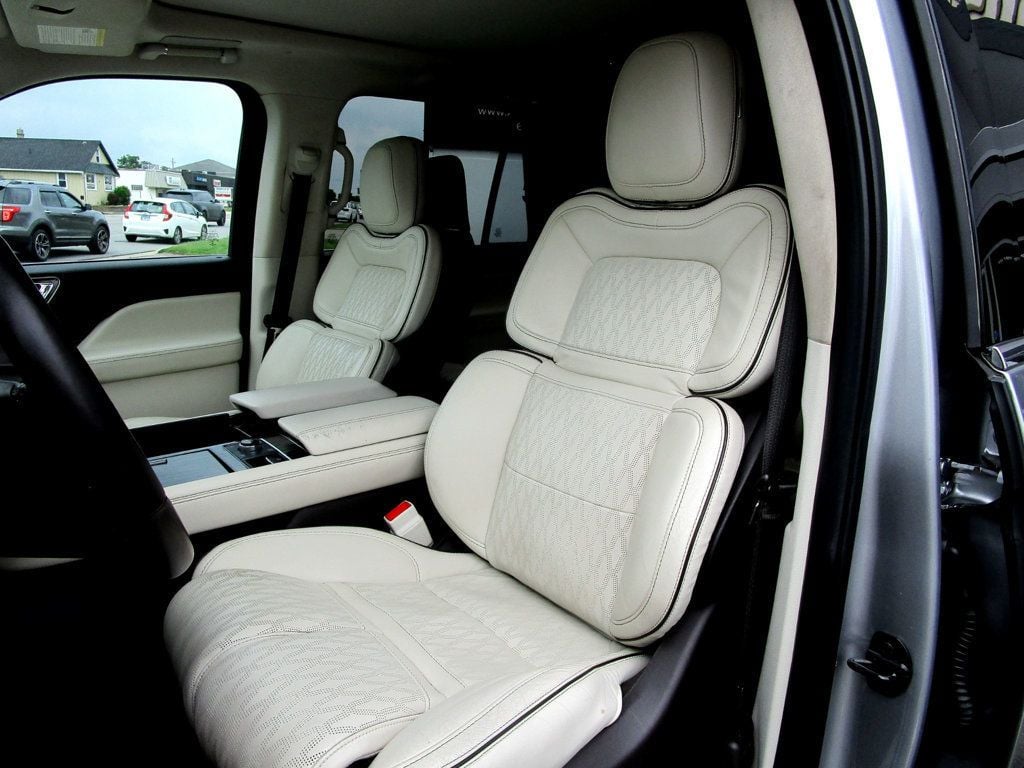 2022 Lincoln Navigator Black Label photo 14
