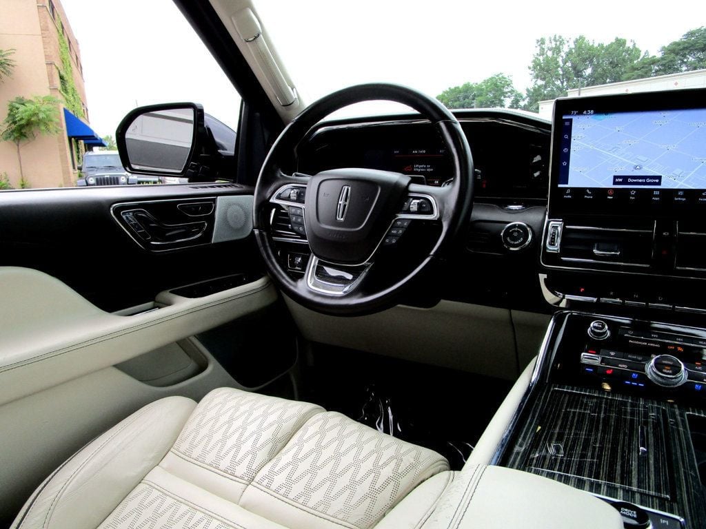 2022 Lincoln Navigator Black Label photo 19