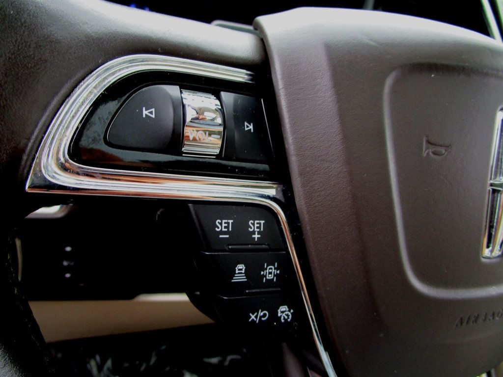 2022 Lincoln Navigator Black Label photo 24