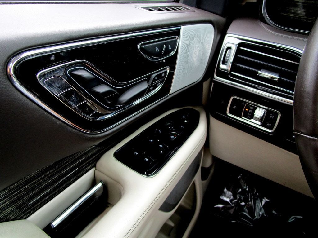 2022 Lincoln Navigator Black Label photo 49