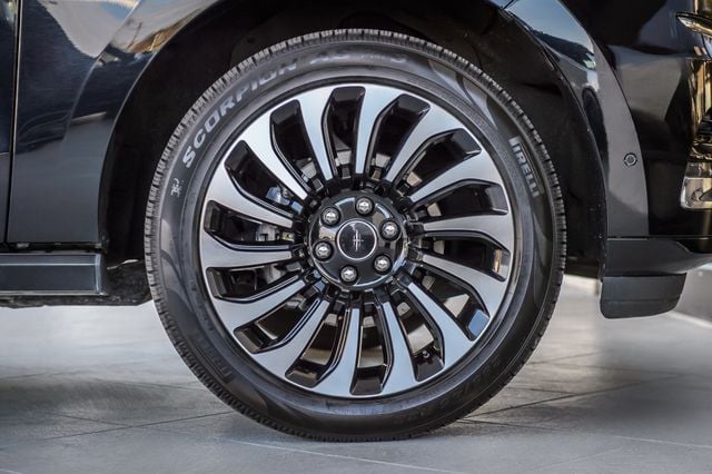 2022 Lincoln Navigator L NAVIGATOR BLACK LABEL 4X4 - NAV - PANO - QUAD CAPTAINS -GORGEOUS - 22994325 - 16