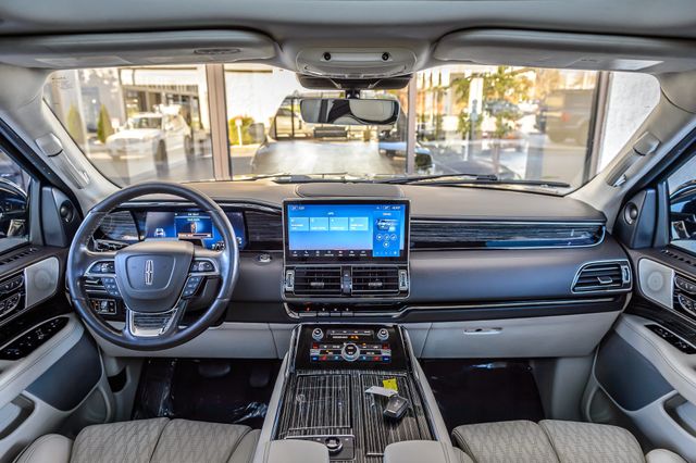 2022 Lincoln Navigator L NAVIGATOR BLACK LABEL 4X4 - NAV - PANO - QUAD CAPTAINS -GORGEOUS - 22994325 - 2