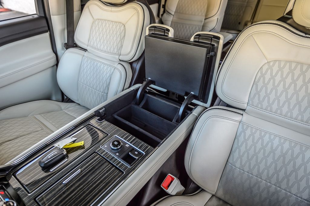 2022 Lincoln Navigator L NAVIGATOR BLACK LABEL 4X4 - NAV - PANO - QUAD CAPTAINS -GORGEOUS - 22994325 - 35