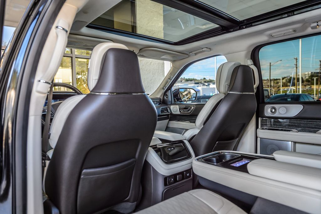 2022 Lincoln Navigator L NAVIGATOR BLACK LABEL 4X4 - NAV - PANO - QUAD CAPTAINS -GORGEOUS - 22994325 - 42