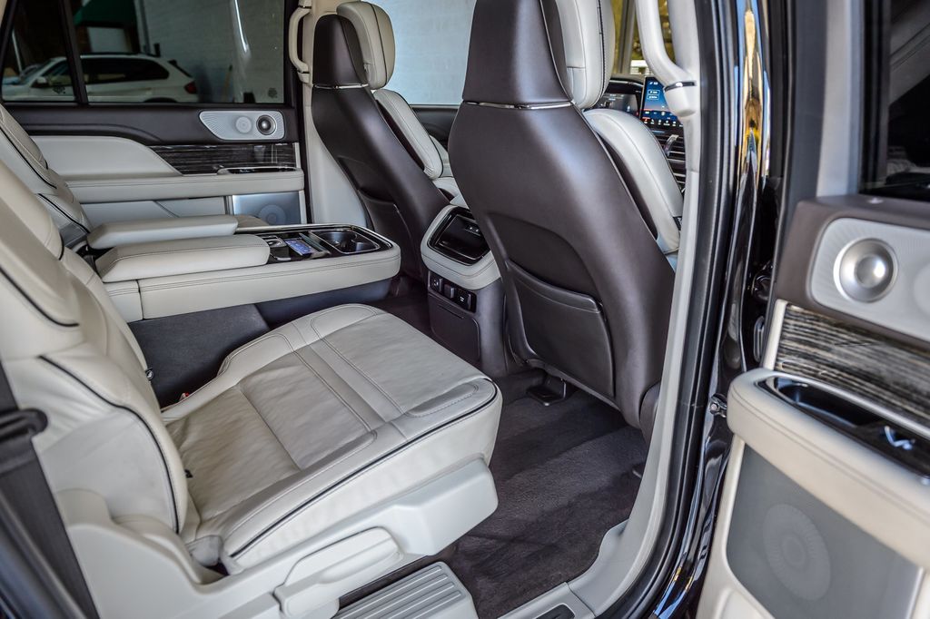 2022 Lincoln Navigator L NAVIGATOR BLACK LABEL 4X4 - NAV - PANO - QUAD CAPTAINS -GORGEOUS - 22994325 - 43