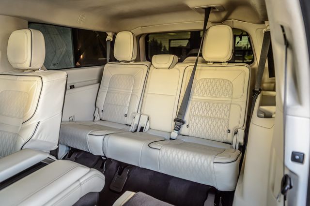 2022 Lincoln Navigator L NAVIGATOR BLACK LABEL 4X4 - NAV - PANO - QUAD CAPTAINS -GORGEOUS - 22994325 - 44