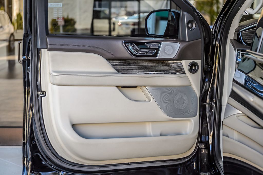 2022 Lincoln Navigator L NAVIGATOR BLACK LABEL 4X4 - NAV - PANO - QUAD CAPTAINS -GORGEOUS - 22994325 - 49