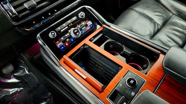 2022 Lincoln Navigator L Reserve 4x4 w/ 30-Way Perfect Position Seats & Premium Audio - 23006831 - 16