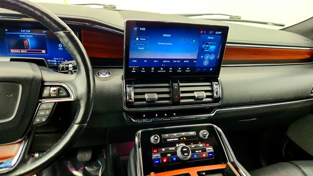 2022 Lincoln Navigator L Reserve 4x4 w/ 30-Way Perfect Position Seats & Premium Audio - 23006831 - 17