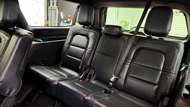 2022 Lincoln Navigator L Reserve 4x4 w/ 30-Way Perfect Position Seats & Premium Audio - 23006831 - 22