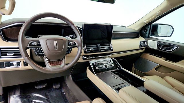 2022 Lincoln Navigator L Reserve 4x4 w/ Equipment Group 201A - 23010715 - 11