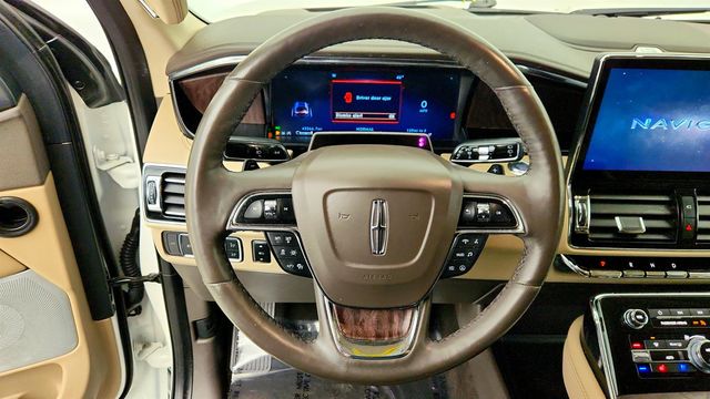 2022 Lincoln Navigator L Reserve 4x4 w/ Equipment Group 201A - 23010715 - 12