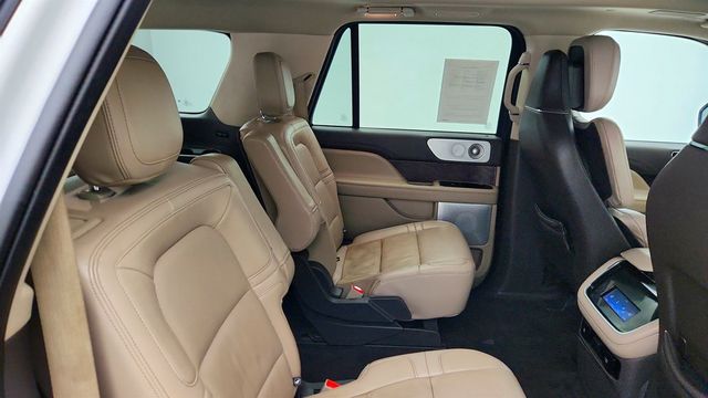 2022 Lincoln Navigator L Reserve 4x4 w/ Equipment Group 201A - 23010715 - 22