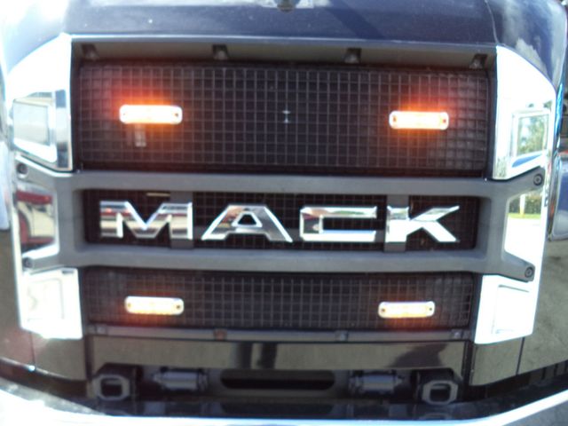 2022 Mack MD6 Enclosed TowBox 22ft JerrDan *Shark* Rollback Tow Truck - 23013030 - 40
