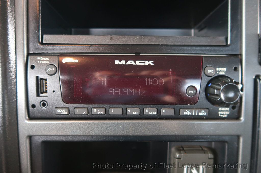 2022 Mack MD642 Mack MD642 Century Rollback Wrecker - 23042172 - 21
