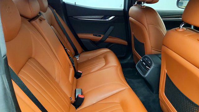 2022 Maserati Ghibli Modena Q4 3.0L w/ Extended Leather Trim & Open Pore Radica Wood - 23048482 - 19