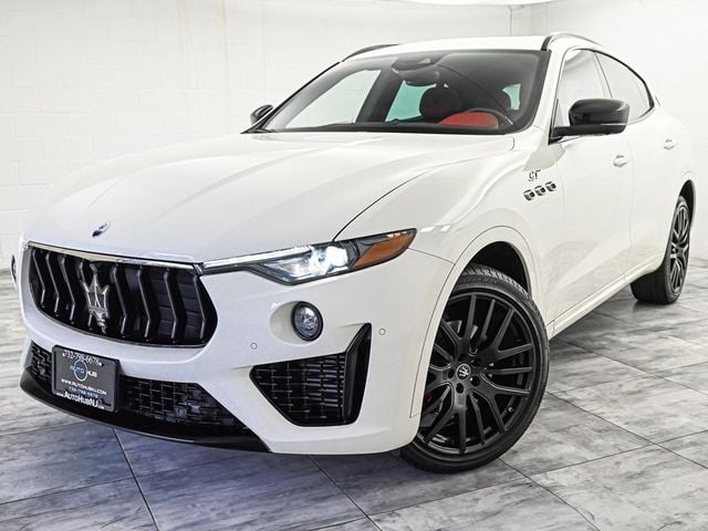 2022 Maserati Levante GT photo 2