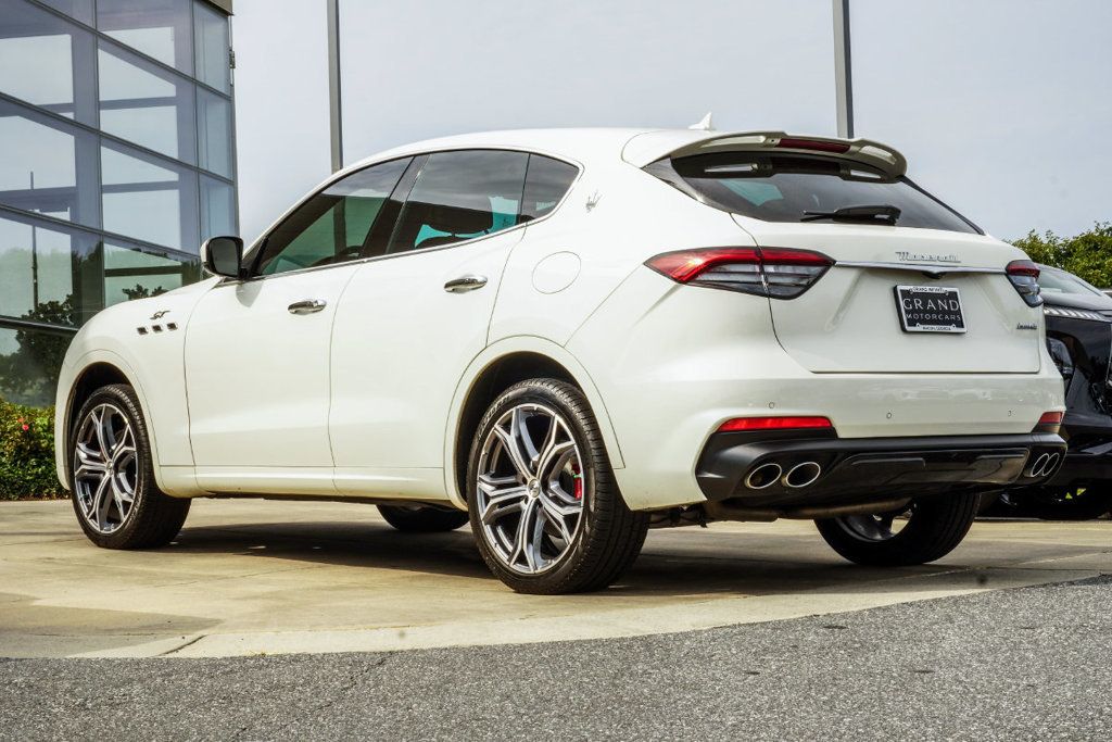 Maserati Levante photo 10
