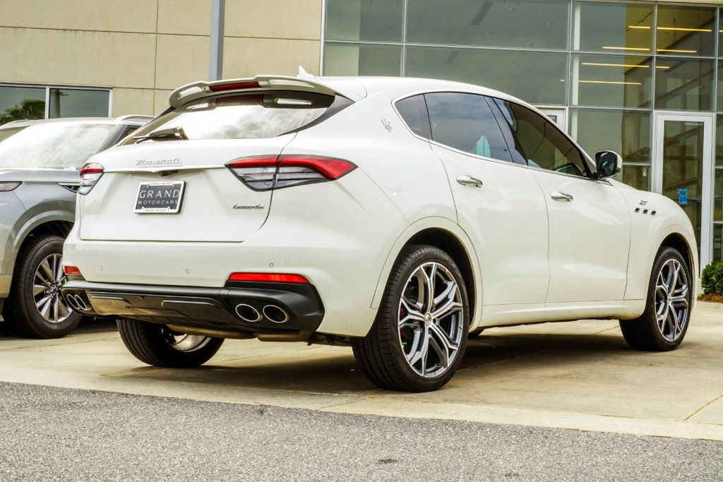 Maserati Levante photo 12