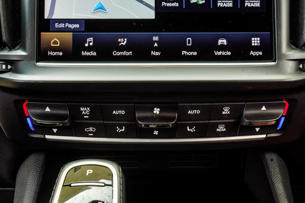 Maserati Levante photo 25