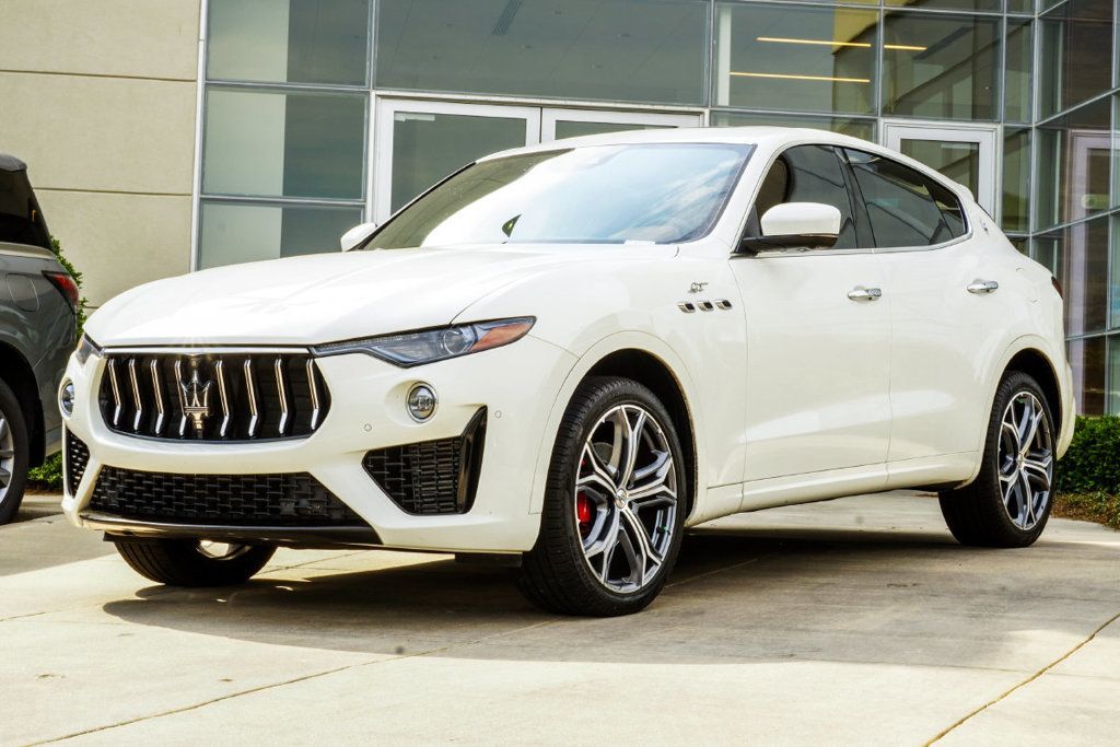Maserati Levante photo 8