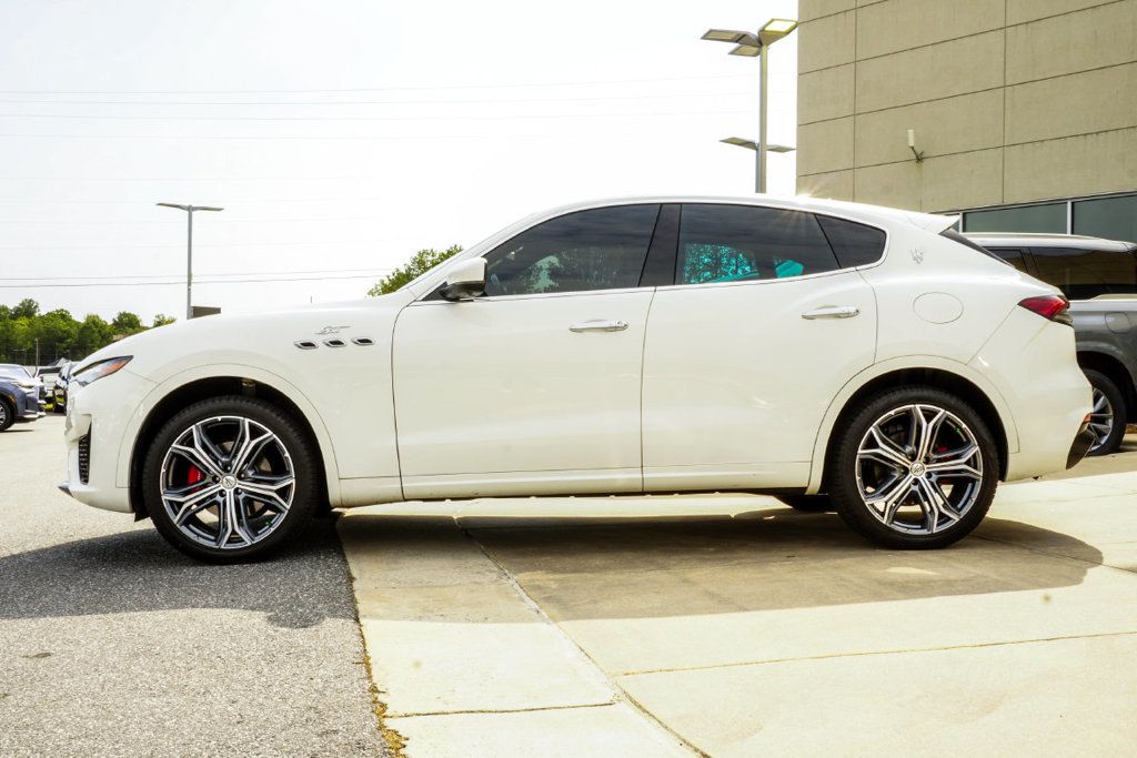 Maserati Levante photo 9
