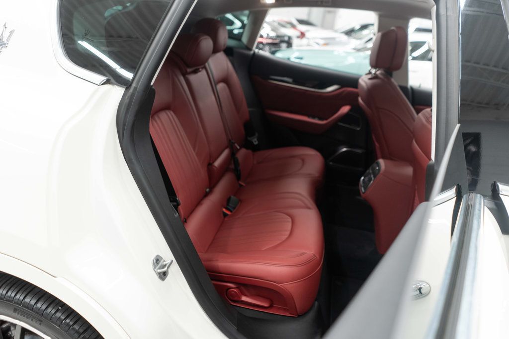 2022 Maserati Levante GT photo 12