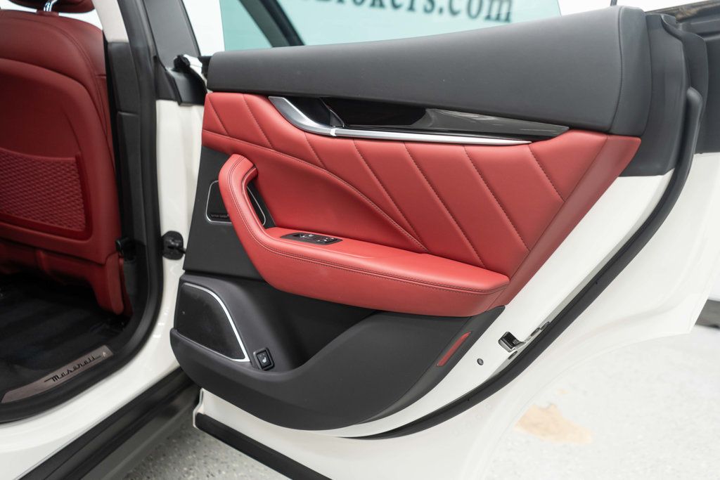 2022 Maserati Levante GT photo 25