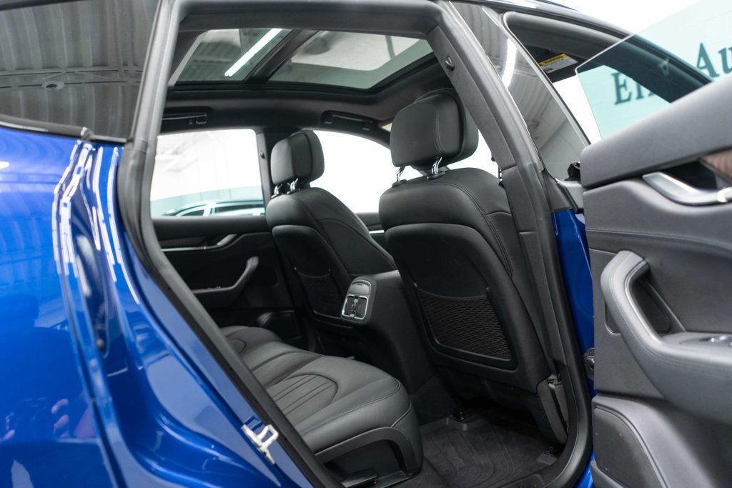 Maserati Levante photo 12