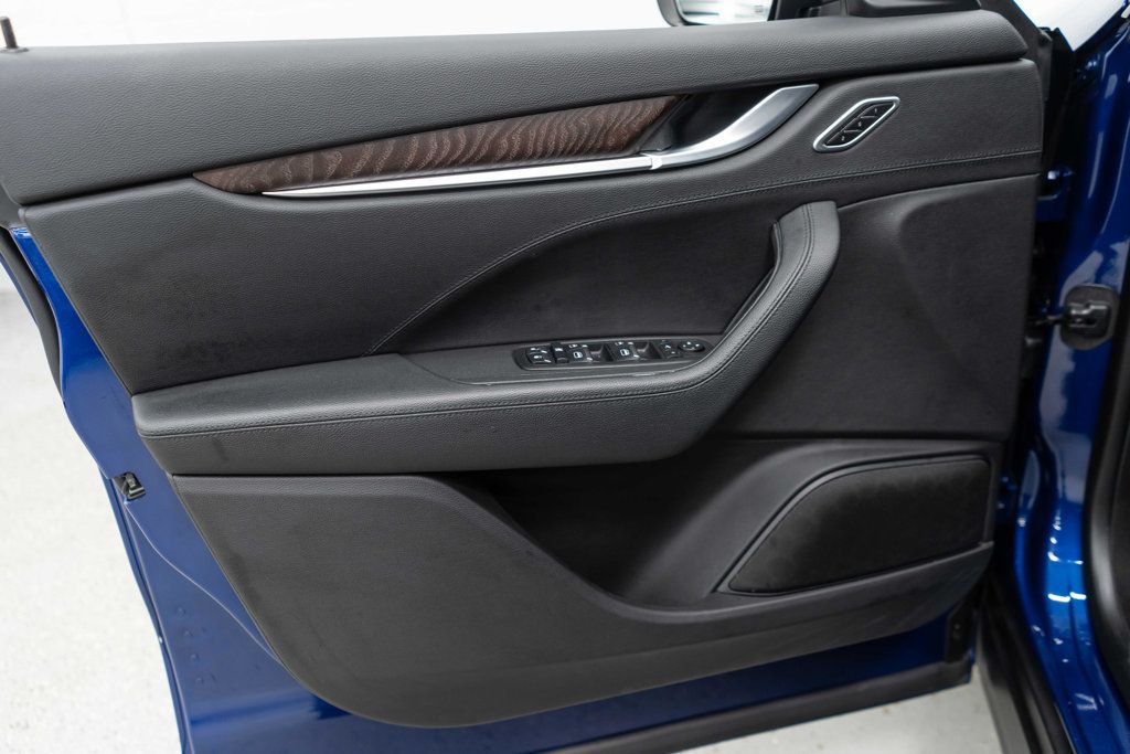 Maserati Levante photo 14