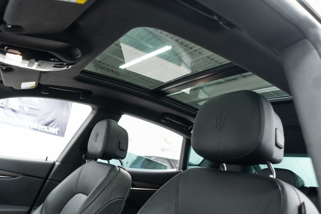 Maserati Levante photo 8