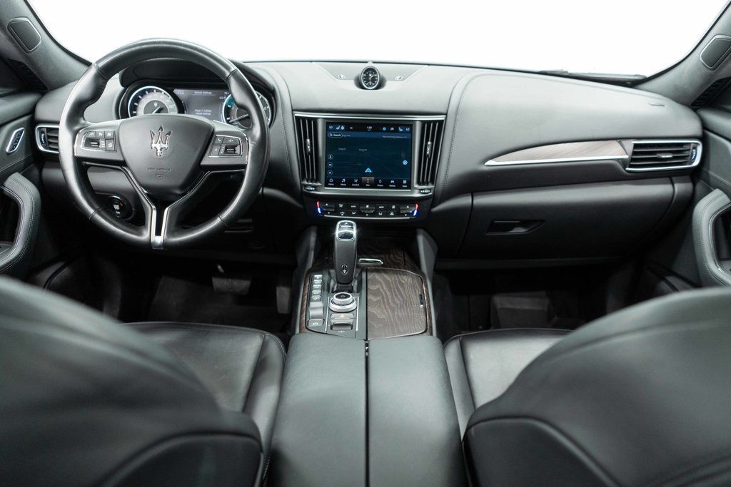 Maserati Levante photo 9