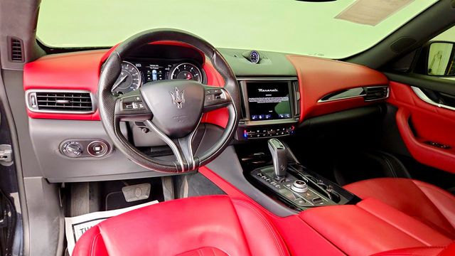 2022 Maserati Levante GT 3.0L w/ Nerissimo Package & Full Premium Leather - 23075714 - 11