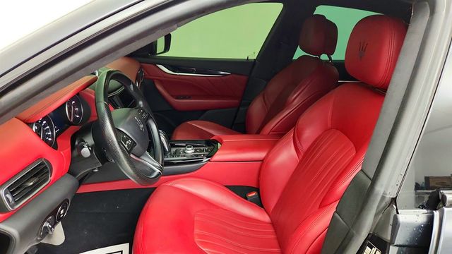 2022 Maserati Levante GT 3.0L w/ Nerissimo Package & Full Premium Leather - 23075714 - 19