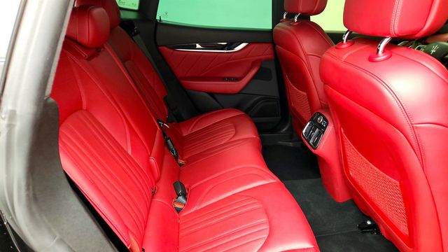 2022 Maserati Levante GT 3.0L w/ Nerissimo Package & Full Premium Leather - 23075714 - 22