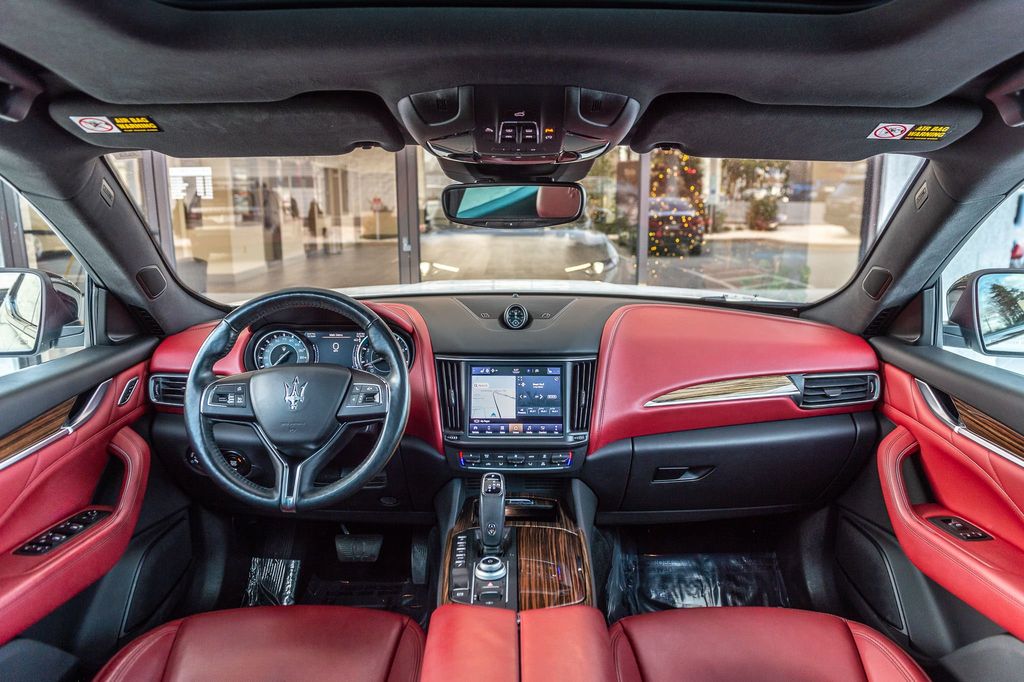 2022 Maserati Levante LEVANTE GT - WHITE ON RED - NAV - PANO ROOF-BACKUP CAM-GORGEOUS - 22686867 - 2